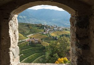 Vista del paese del Tirolo da Castel Tirolo