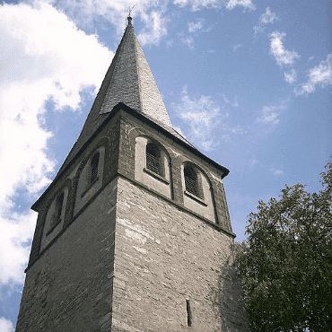 A tour through the historic village of Gruiten